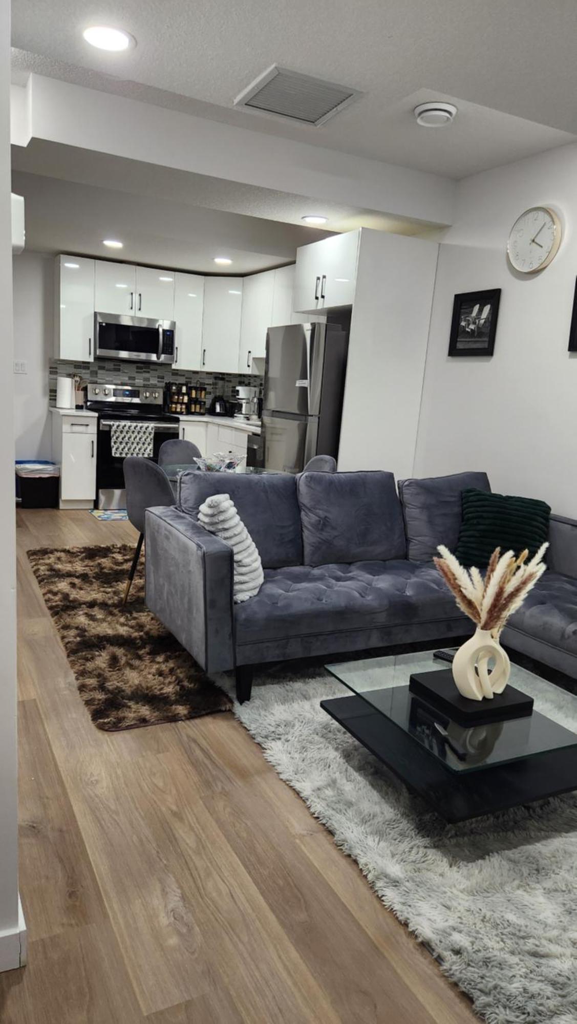 Modern 2 Bedroom Basement Suite At West אדמונטון מראה חיצוני תמונה