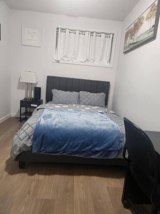 Modern 2 Bedroom Basement Suite At West אדמונטון מראה חיצוני תמונה