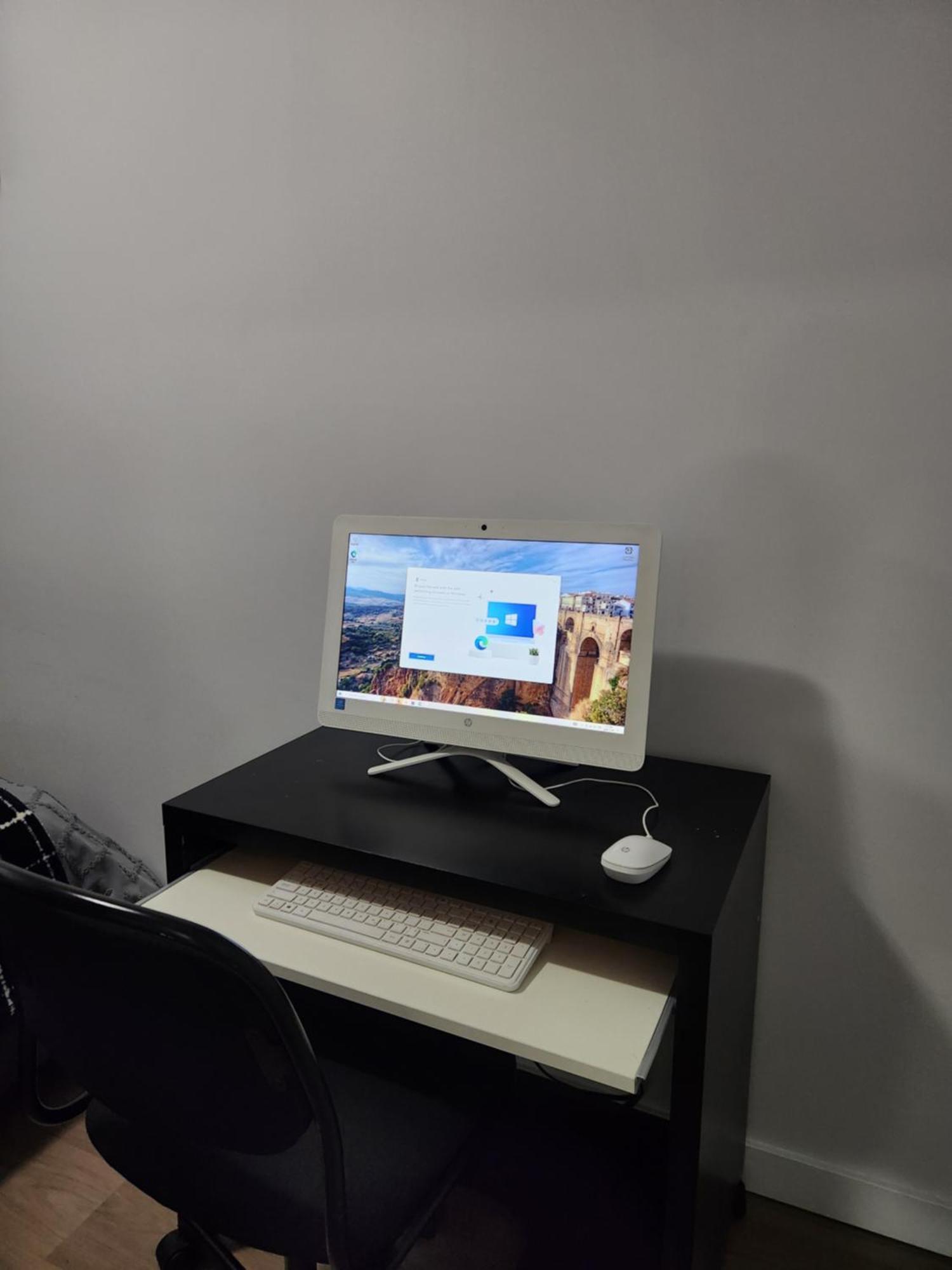 Modern 2 Bedroom Basement Suite At West אדמונטון מראה חיצוני תמונה